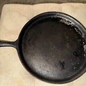 Antique Cast Iron Skillet Fry Pan Unmarked Wagner Griswold Era Rustic USA